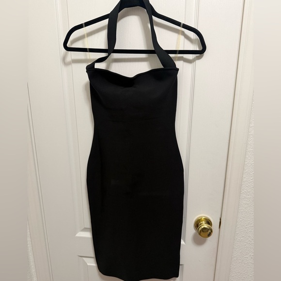 None Dresses & Skirts - Elegant Black Halter Dress